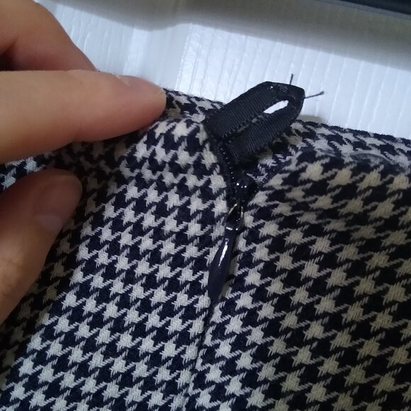 Talbots long Wool Skirt with back zipper, size 10 - Picture 10 of 15